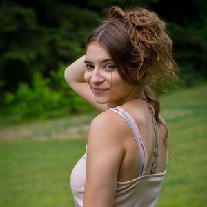 Meet your Posher, Camille